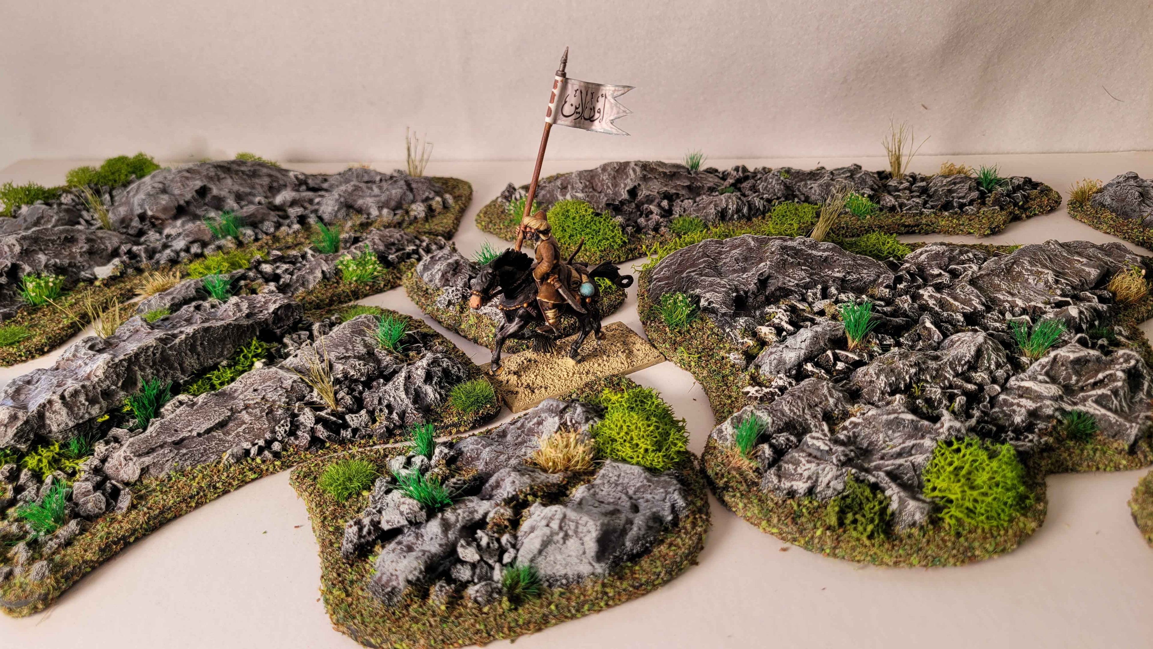 Rocky Grounds - Modular Rough Terrain Set for 28mm Tabletop Gaming - 10 Piece Scatter Terrain Collection