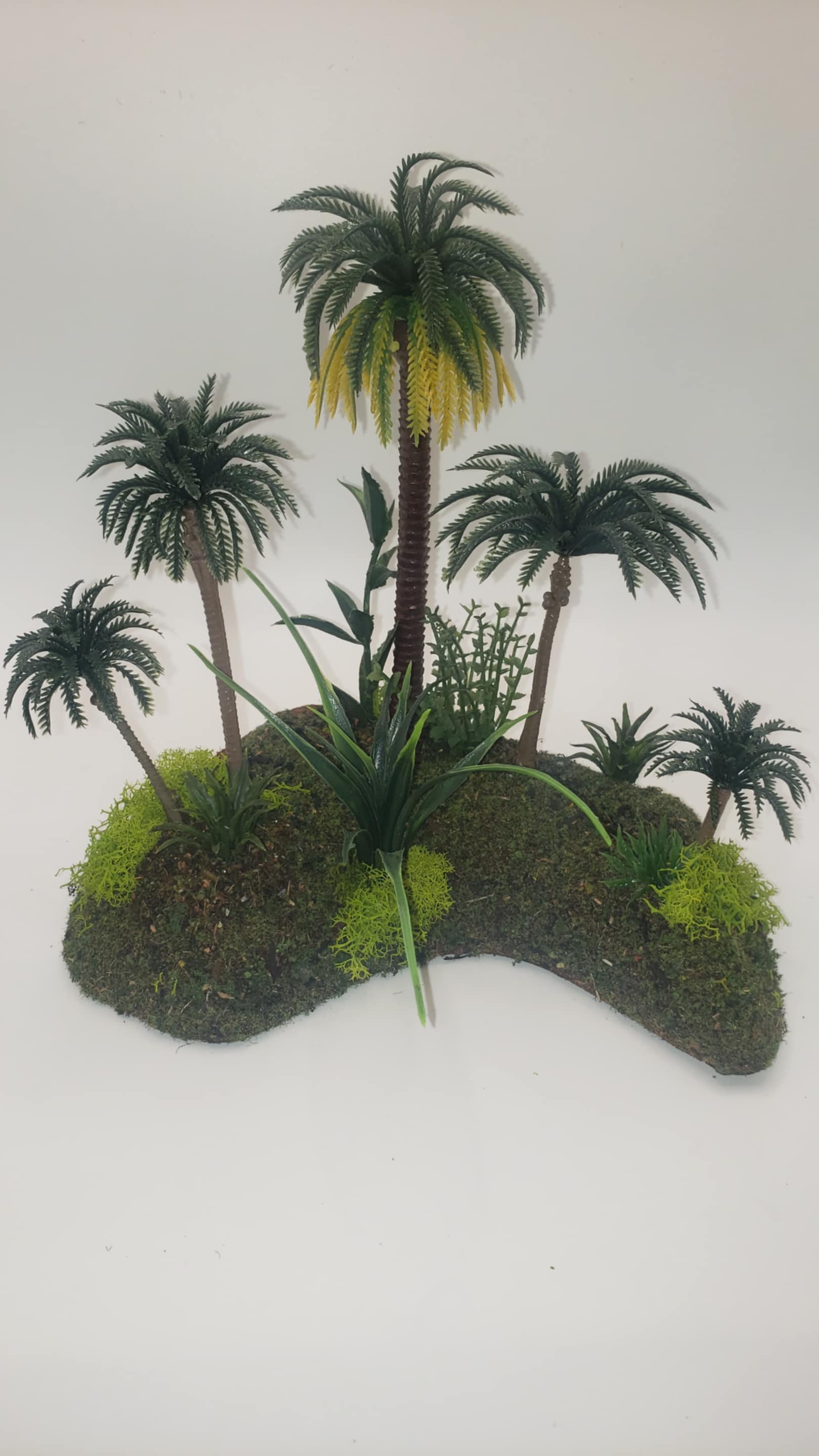 23-Piece Handcrafted Jungle Terrain Set – 28mm+ Wargaming Scenery