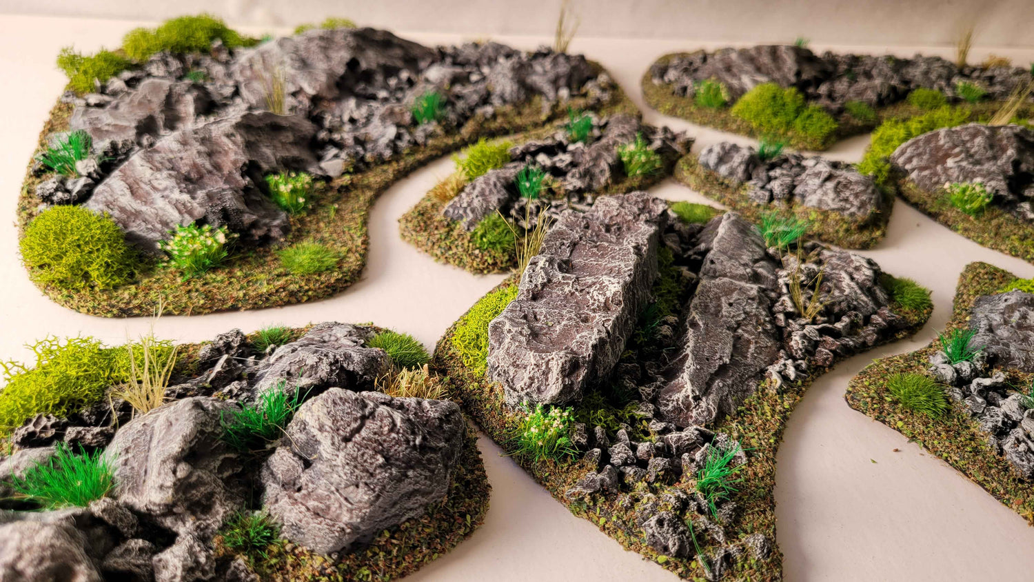 Rocky Grounds - Modular Rough Terrain Set for 28mm Tabletop Gaming - 10 Piece Scatter Terrain Collection