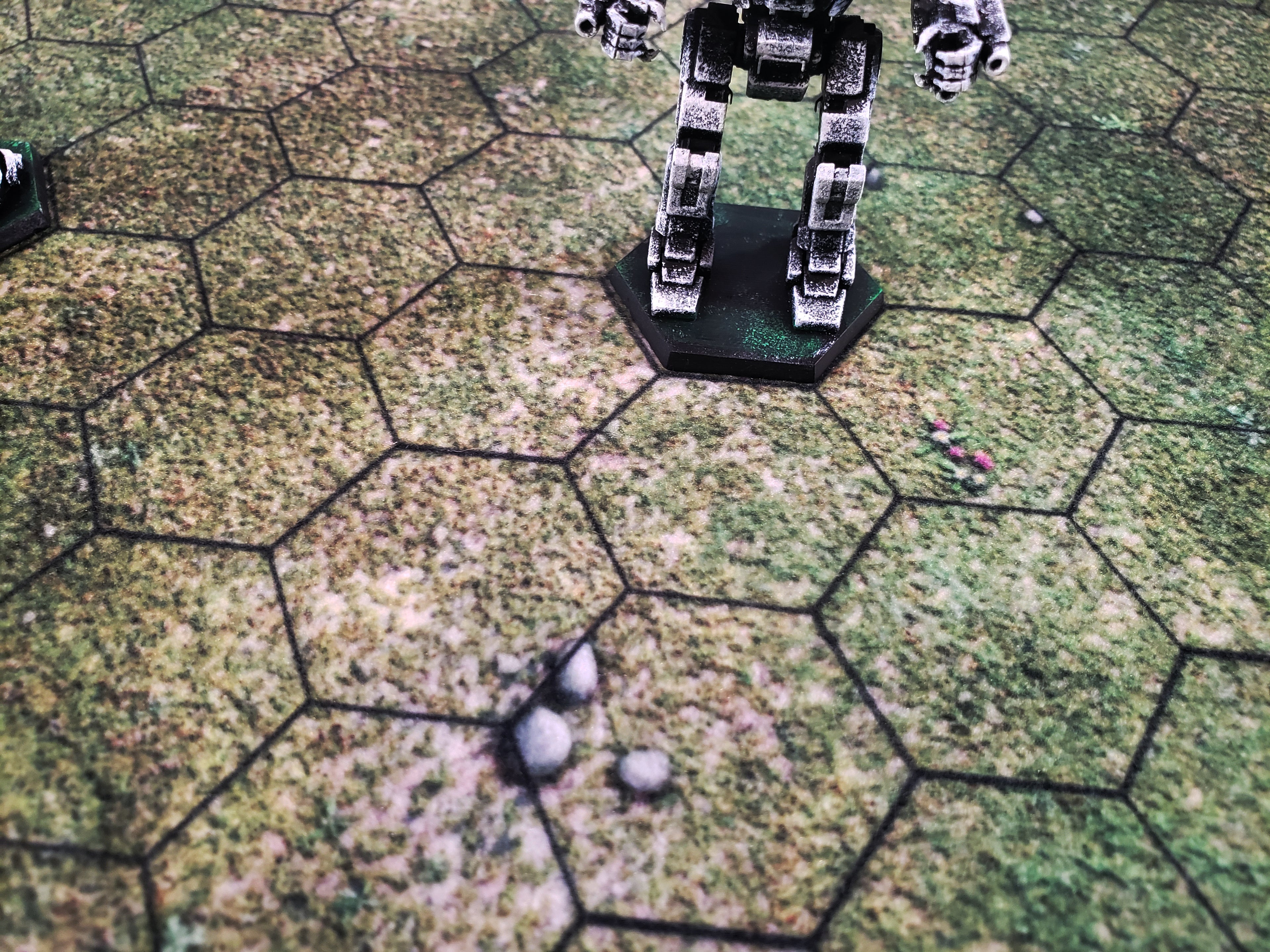 Grasslands Hex Battle Mat — FeltPro™ Cloth